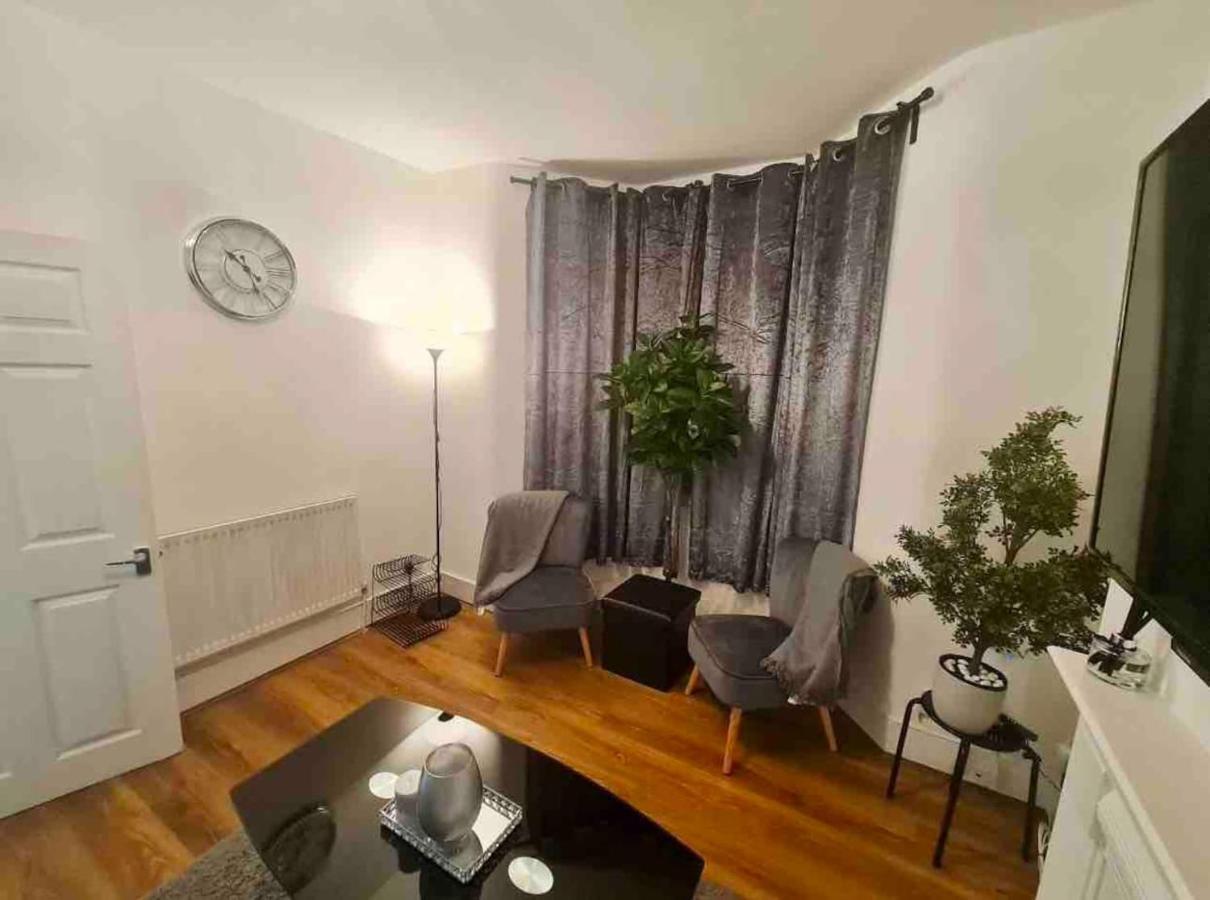 L A Place Croydon, London Villa Norwood Luaran gambar